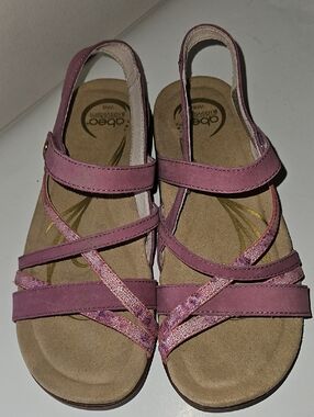 ABEO BOBBIE LAVENDER STRAP SANDALS (New $120) Sz 6